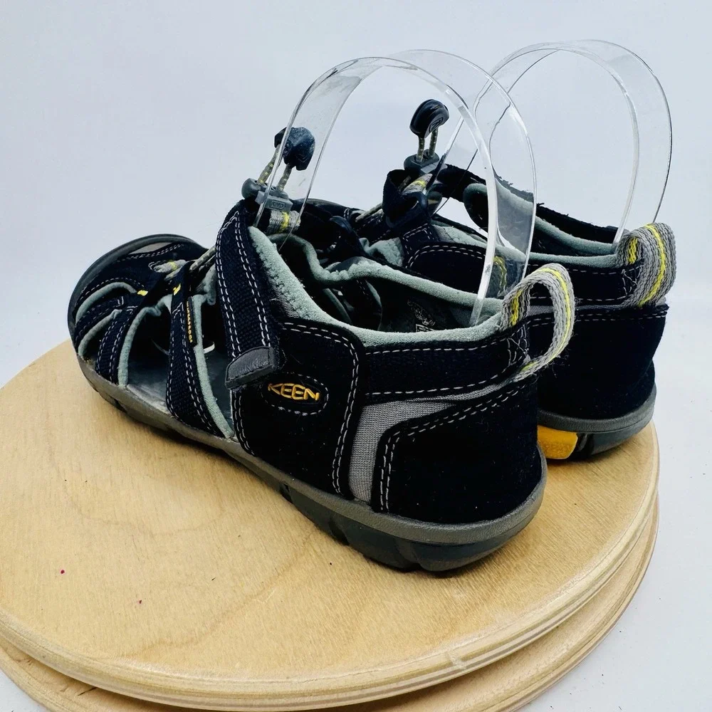 Keen Newport H2 Kids Size 4 Black Waterproof Sandals Shoes Closed Toe Outdoor